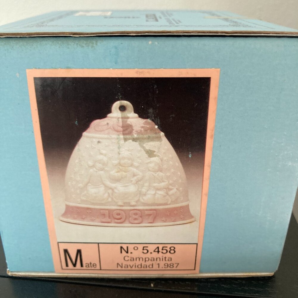 Lladro porcelain Christmas ornament bell 1987.  Excellent Condition!